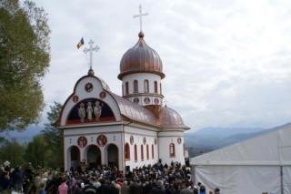 Mănăstirea Sfinţilor Trei Ierarhi din Ţara Loviştei