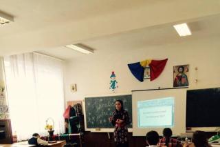 Curs de jurnalism la centrul de zi al Fundaţiei „Episcop Melchisedec“