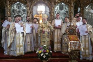 Hirotesie de duhovnici la catedrala din Roman