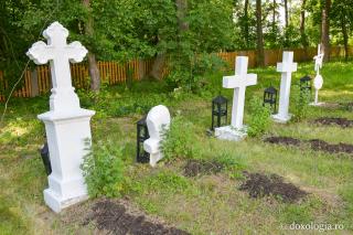 Necropola Sturzeștilor, la umbra bisericii de la Miclăușeni