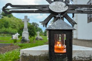 Un alt cimitir de la Mănăstirea Miclăușeni