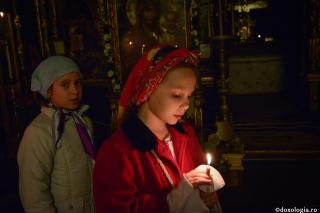 Așteptând Lumina Învierii, fiți voi înșivă lumini ale credinței!