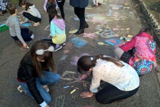 Desene despre mamă, copil şi viaţă, în Parcul „Cancicov“