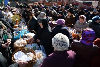 Filantropie în Parohia „Sfinţii Arhangheli Mihail şi Gavriil“ - Canta din Iaşi