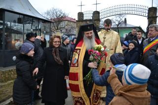 Vizită arhierească în Protopopiatul Hârlău: „Suntem chemați să înțelegem taina Bisericii din care facem parte”