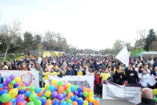 Băcăuanii îndemnaţi să participe la Marşul pentru viaţă