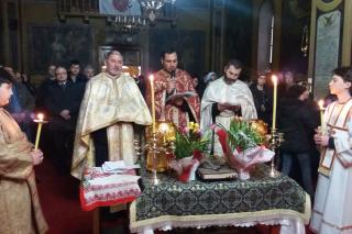 Sfinte moaşte, în pelerinaj la biserica din Scorţeni, Protopopiatul Moineşti