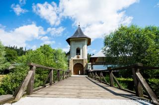Mănăstirea de pe valea pârâului Almaș