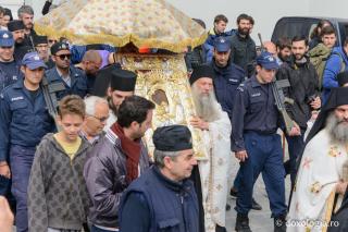(Foto) Procesiune cu icoana Maicii Domnului „Axion Estin”