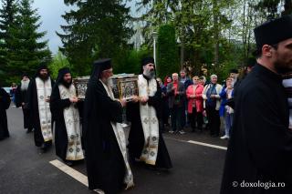 Moaștele Sfinților Sila, Paisie și Natan, aduse la Mănăstirea Putna