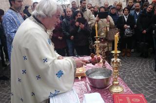 Părintele Mihai Drigă, parohul Bisericii Ortodoxe Române „Sfânta Treime” din Bari: „Minunile Sfântului Nicolae sunt fără hotar” (partea a II-a)