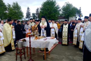 Piatră de temelie pentru două biserici din Moldova