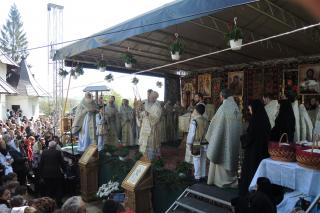 Resfințire de biserică la Crăcăoani: „Biserica este spitalul unde Doctorul este Dumnezeu”