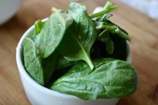 Cremă naturală nutritivă pentru ten uscat