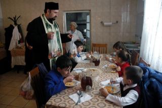 Slujire filantropică şi misionară în Parohia „Sfântul Gheorghe“ - Bacău
