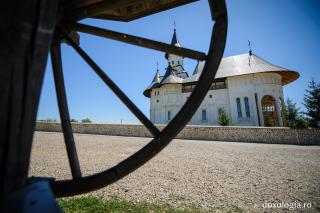 Hadâmbu - una dintre cele mai frumoase mănăstiri din județul Iași (galerie FOTO)
