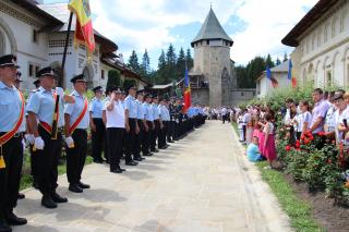 Sărbătoare la Putna: mii de pelerini l-au cinstit pe Binecredinciosul Voievod Ștefan cel Mare și Sfânt