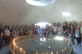 Pelerini din Pâncești-Sascut, la Memorialul Victimelor Comunismului și al Rezistenței
