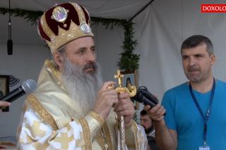 (Video) IPS Teofan: „Experiența Luminii de pe Tabor o putem trăi la fiecare Dumnezeiască Liturghie”