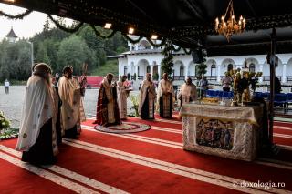 (Foto) Slujba de priveghere de la Mănăstirea Sihăstria Putnei