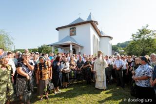 (Video) Credincioșii din Podoleni au îmbrăcat haine de sărbătoare