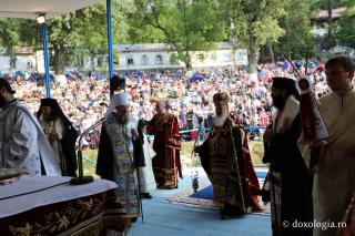 (Foto) Vecernia Adormirii Maicii Domnului la Mănăstirea Nicula