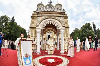 O făclie de Înviere peste veacuri – Catedrala de la Curtea de Argeş