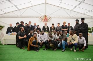 (Foto) Tineri din Patriarhia Alexandriei și a întregii Africi, în vizită la mănăstirile din Arhiepiscopia Iaşilor