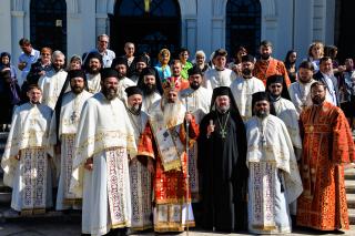 IPS Mitropolit Teofan: „Viața creștinului este o cruce prin urmarea lui Hristos și prin lepădare de sine”
