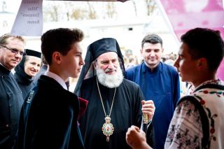 Sprijin pentru copiii săraci din Eparhia Romanului şi Bacăului