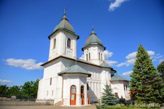 (Foto) Catedrala Episcopală din Huși