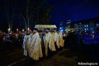 Versuri în cinstea Sfintei Cuvioase Parascheva