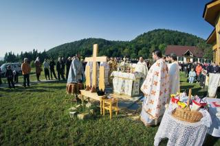 Hram în Poiana raiului de la Pocrov