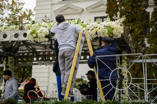 Împodobirea baldachinului Sfintei Cuvioase Parascheva, 2017 (galerie FOTO)