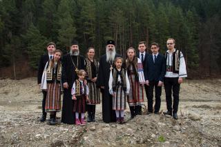 Mitropolitul Teofan, la Parohia Hangu: „Omule, pe cine ai în inima ta, acela este dumnezeul tău”