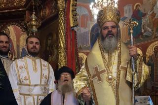 Arhimandritul Mina Dobzeu, sărbătorit la Catedrala Episcopală din Huşi