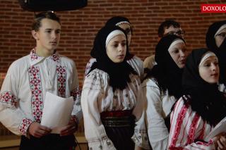 (Video) Ecoul - Din copilărie (versuri de Adrian Păunescu) - Grupul de colindători ai Parohiei Vorona Mare
