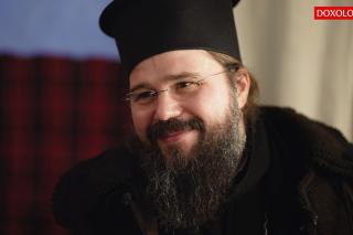 (Video) Episcopul care vine din țara lui Moș Crăciun