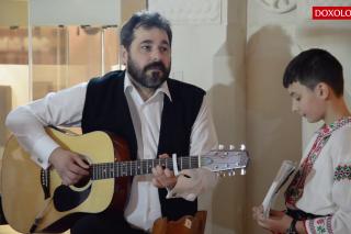 (Video) Iisus în celulă (versuri de Radu Gyr) - Grupul de colindători ai Parohiei Vorona Mare