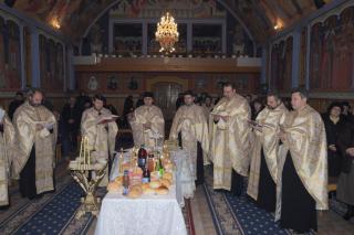 Bucurie duhovnicească pentru credincioşii Parohiei „Sfinţii Trei Ierarhi“ din Bacău
