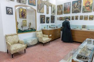 (Foto) Vizită la Muzeul Arhiepiscopiei Romanului și Bacăului