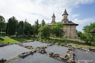 Galata - Mănăstirea al cărui nume provine de la un cartier din Constantinopol (galerie FOTO)