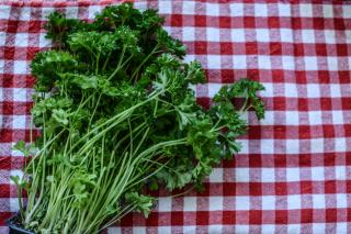 Cura cu suc de pătrunjel verde