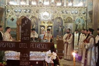 Aspazia Oţel Petrescu, condusă pe ultimul drum