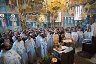 (Foto) Mănăstirea Sihăstria Putnei și-a sărbătorit ocrotitorul, pe Sfântul Serafim de Sarov, prin Liturghie arhierească