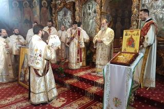 Liturghie arhierească la catedrala din Roman