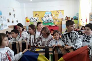 Proiectul „Cartea uneşte inimi“, în Parohia Asău