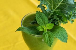 Smoothie verde pentru încetinirea îmbătrânirii