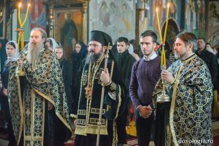 Sfânta Liturghie arhierească la Biserica „Sfântul Sava” din Iași