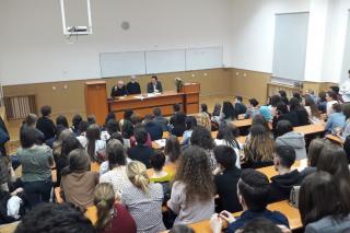 Seara preclinică „Lumina spirituală şi cunoaşterea raţională“ la Universitatea de Medicină din Iaşi